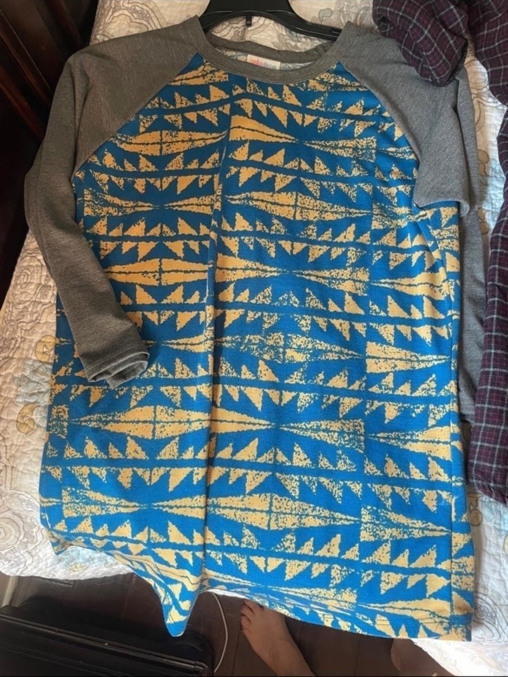 LuLaRoe Blue and Yellow Geometric Raglan Top